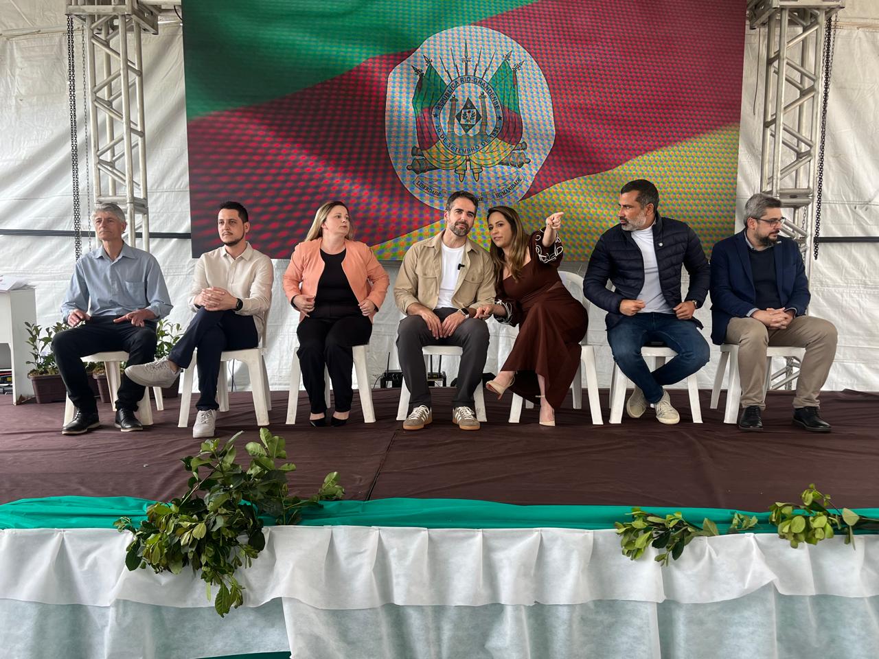 Capa Novo Barreiro entrega 20 moradias do Loteamento Cidade Nova