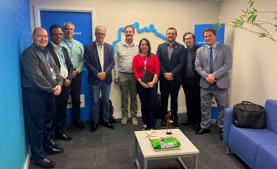 Capa Em Brasília, prefeito de Palmeira das Missões trata com a Caixa Econômica Federal do início de 198 moradias