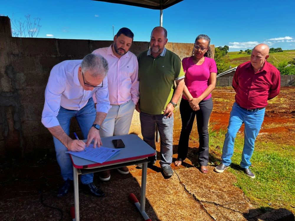 Capa Prefeito assina termo de início para construção de creche no Bairro Mutirão em Palmeira das Missões