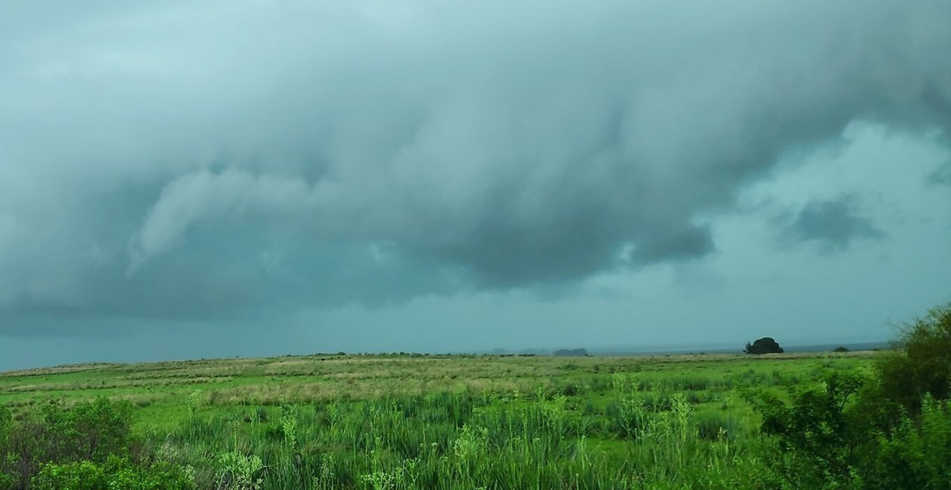 Capa Defesa Civil alerta para temporais com risco de granizo, ventos acima de 90 km/h e chuva intensa no Norte e Noroeste do RS