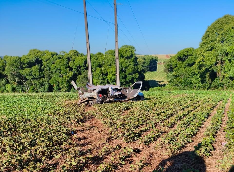 Capa Colisão entre carro e carreta deixa soldado da Brigada Militar morto na VRS-801