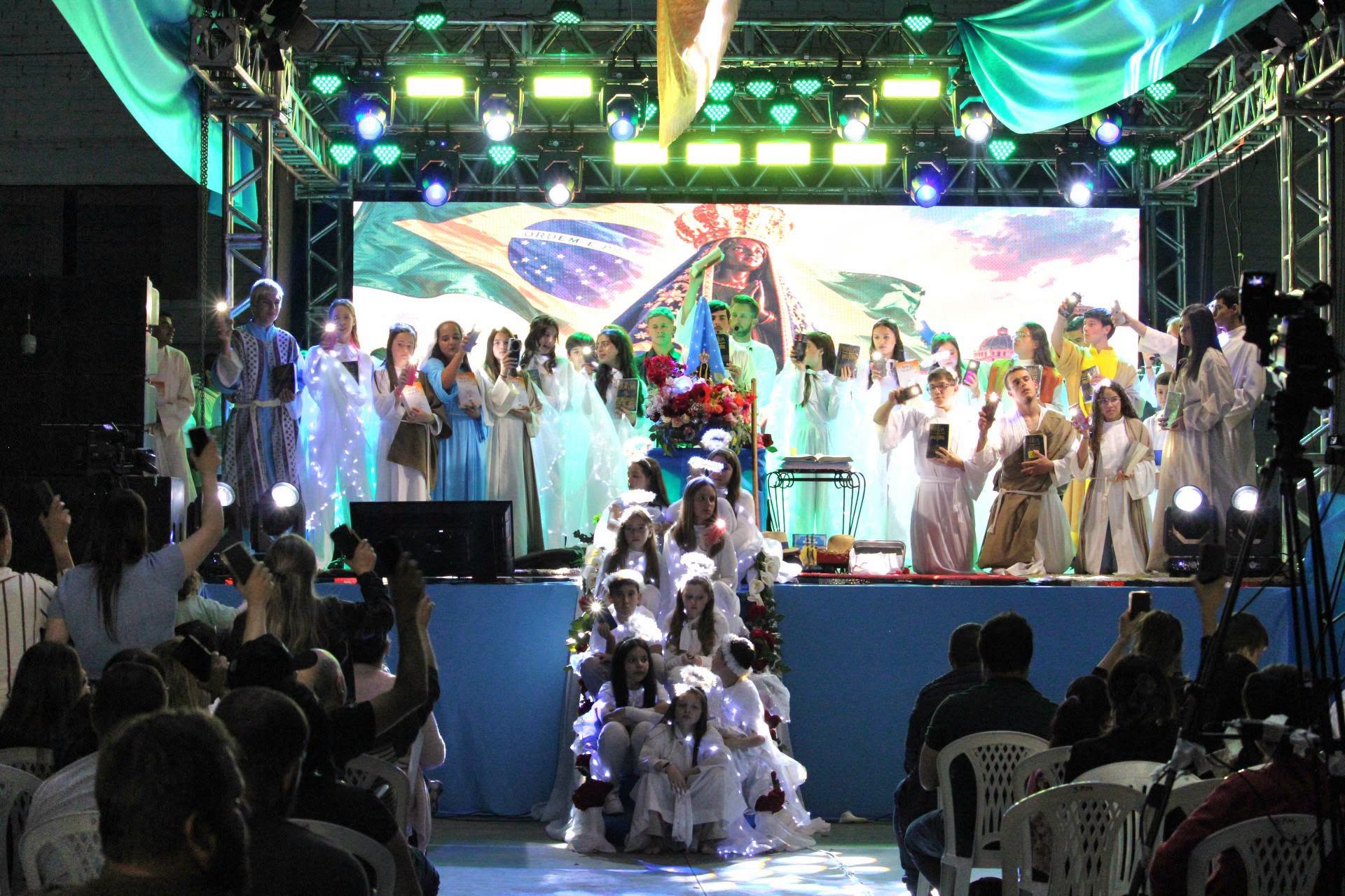 Capa Show em homenagem a Nossa Senhora Aparecida reúne comunidade em São Pedro das Missões
