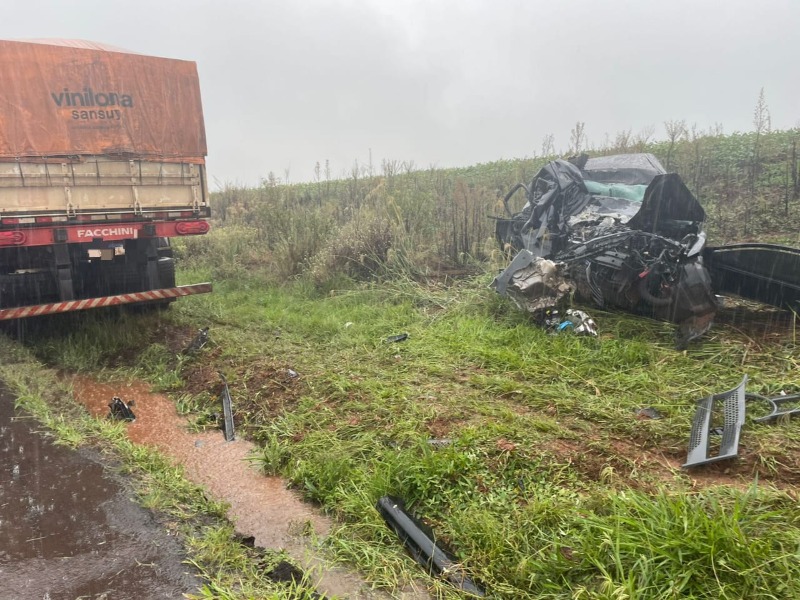 Capa Colisão frontal deixa mulher morta e dois feridos na BR-386 em Carazinho