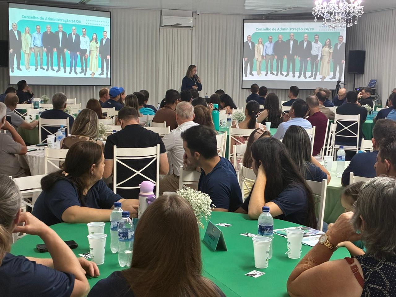 Capa Sicoob Oestecredi apresenta resultados de 2025 e projeta metas para 2026 em Palmeira das Missões