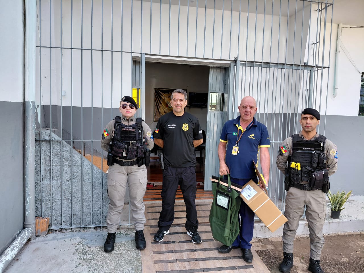 Capa Brigada Militar escolta provas do ENEM para Pessoas Privadas de Liberdade