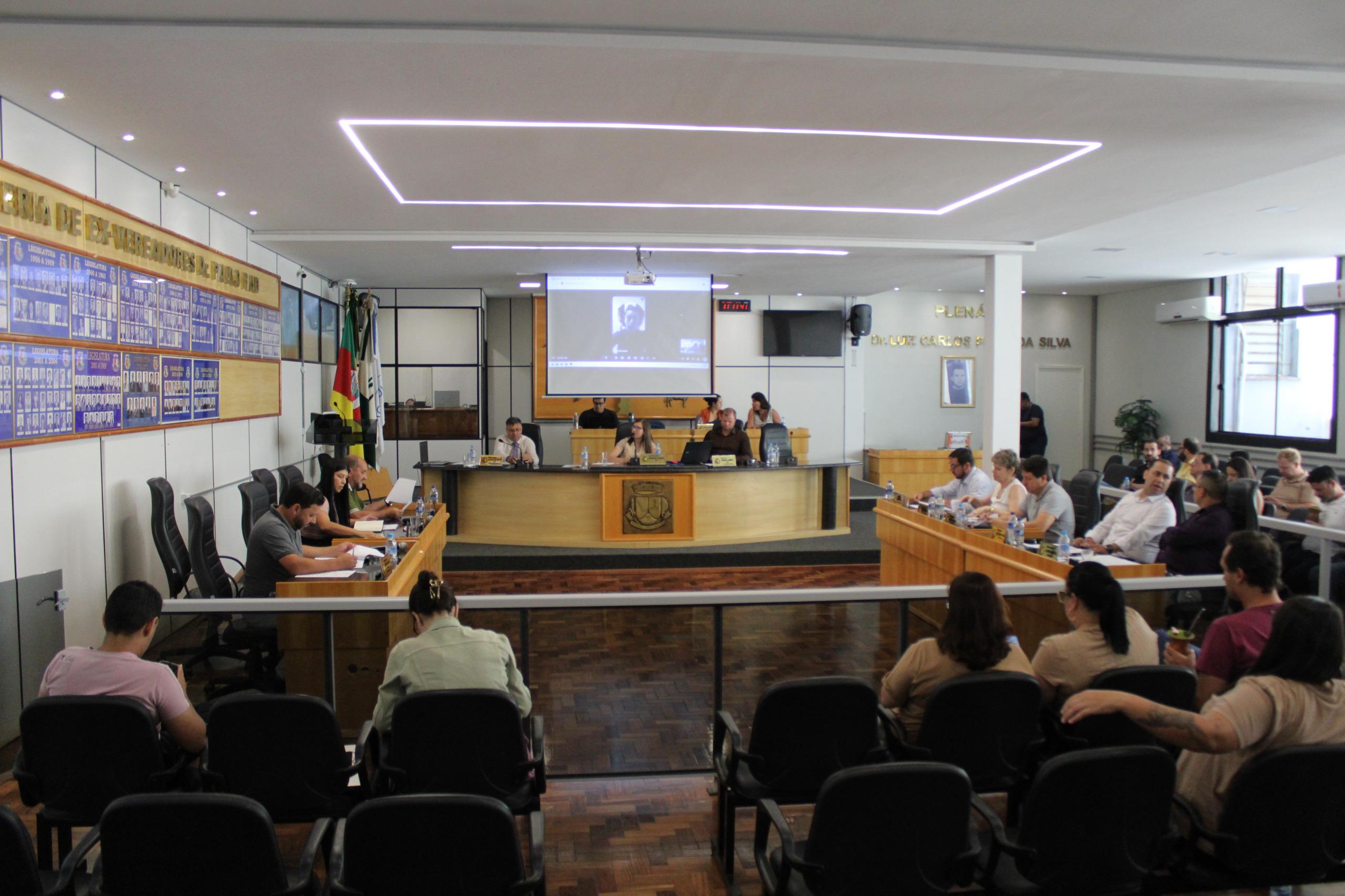 Capa Câmara de Palmeira das Missões aprova reajustes ao funcionalismo em sessão extraordinária