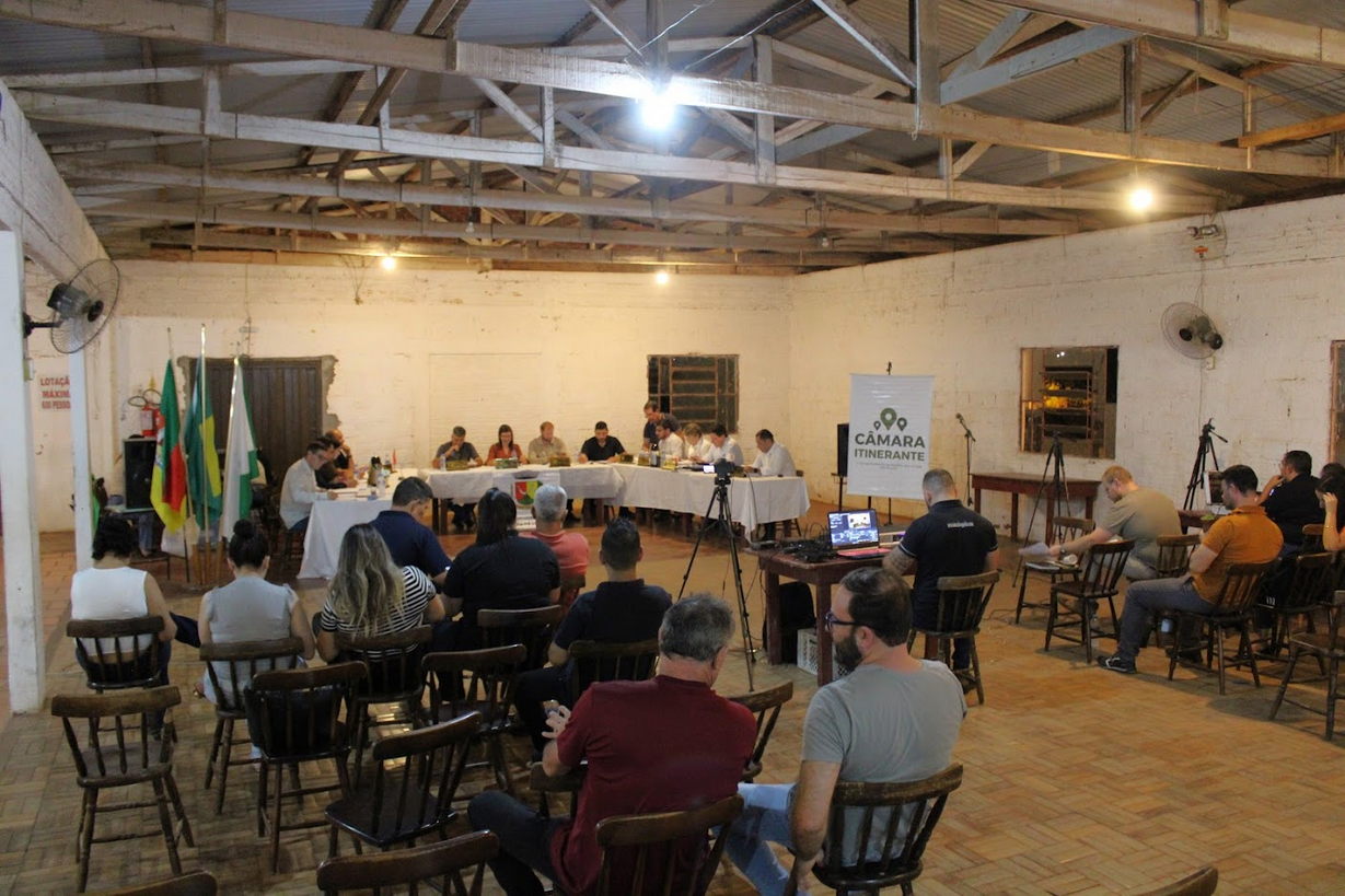 Capa Câmara de Palmeira das Missões inicia sessões itinerantes e aprova projetos durante encontro no Bairro Félix