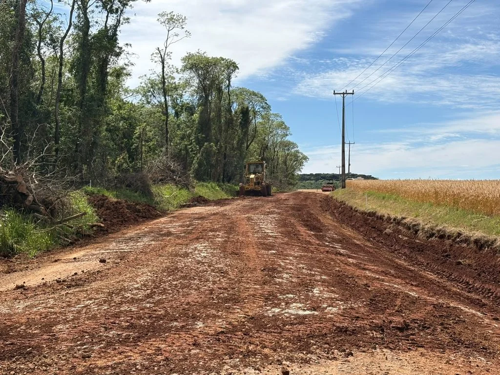 Capa Asfaltamento da Estrada Guerino Pasqualotto começa em Sarandi