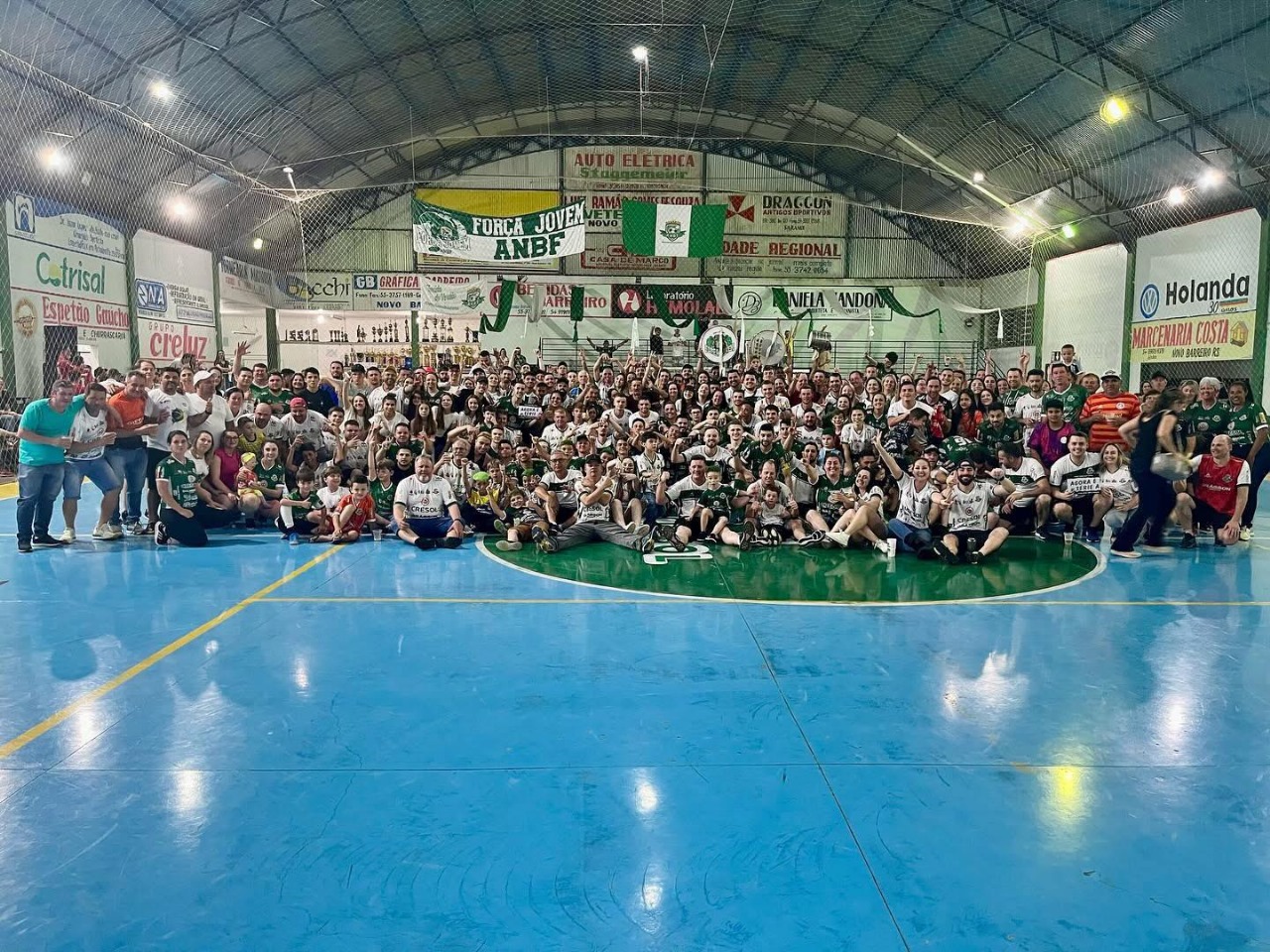 Capa Associação Novo Barreiro de Futsal com futuro definido para a temporada 2025.