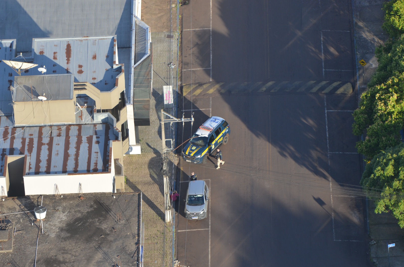 Capa PRF e PC prendem traficantes com quase 300 quilos de maconha em Sarandi