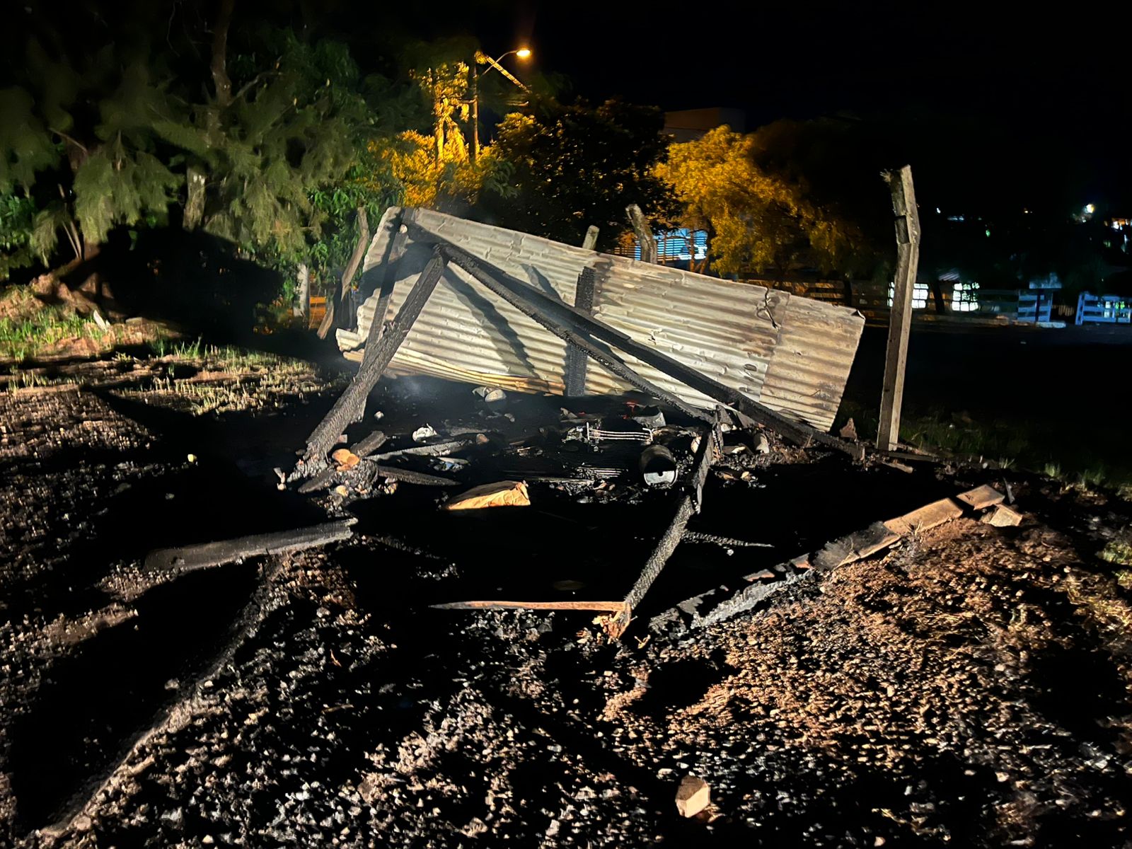 Capa Incêndio atinge guarita no Parque de Exposições e mobiliza Corpo de Bombeiros em Palmeira das Missões