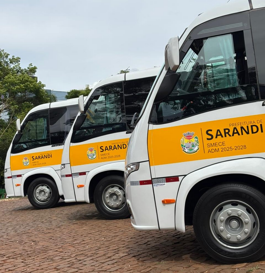 Capa Prefeitura de Sarandi integra três novos ônibus à frota escolar