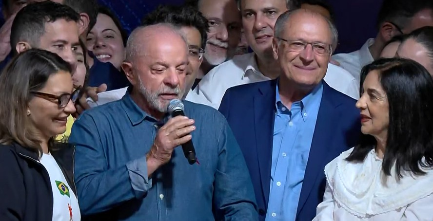 Capa Lula é reeleito presidente da República pela quarta vez