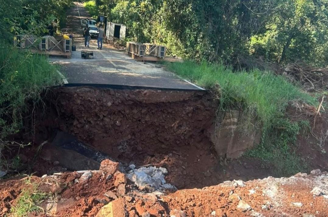 Capa Barra Funda inicia reconstrução de ponte danificada por enchentes recentes