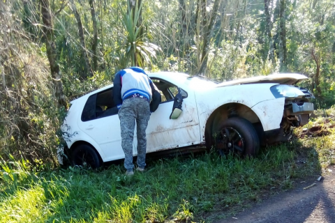 Veículo é abandonado após acidente na BR-468