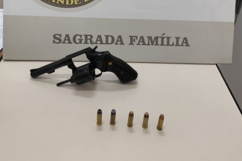 Homem é preso por porte ilegal de arma em Sagrada Família