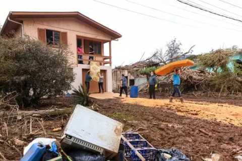 Governo suspeita de 300 mil fraudes em pedidos do Auxílio Reconstrução no Rio Grande do Sul