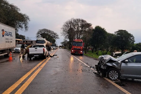 Colisão entre dois veículos deixa feridos na BR-386 em Sarandi