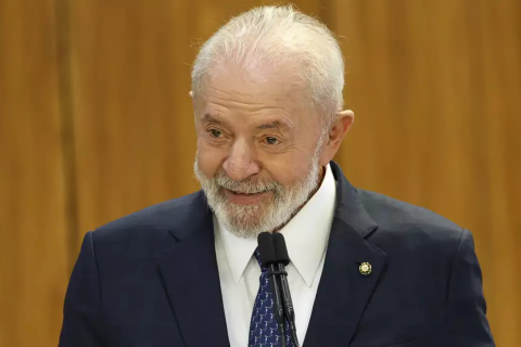 Lula diz que quer debater com governadores mudanças na segurança pública