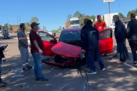 Colisão entre três veículos deixa uma pessoa ferida na BR-386 em Frederico Westphalen