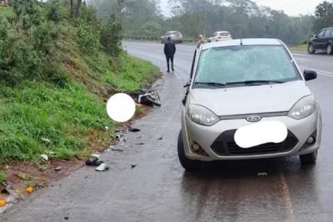 Colisão envolvendo carro e moto deixa vítima fatal na BR-468 em Tiradentes do Sul