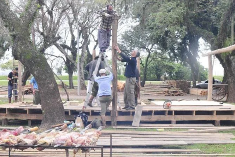 Tradicionalistas começam a chegar e montar piquetes no Acampamento Farroupilha