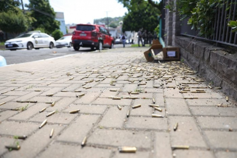 Dono de quatro armas, atirador de Novo Hamburgo tinha quatro internações por esquizofrenia